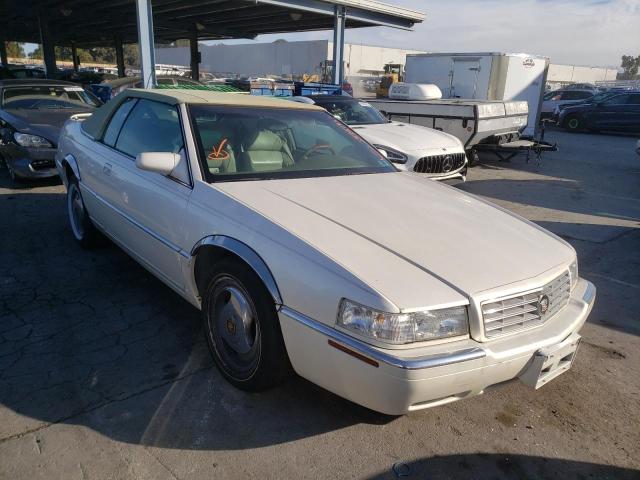 1G6EL12YX2B100669 - 2002 CADILLAC ELDORADO ESC CREAM photo 1