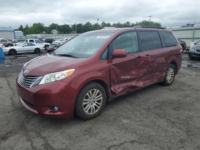 2014 TOYOTA SIENNA XLE, null