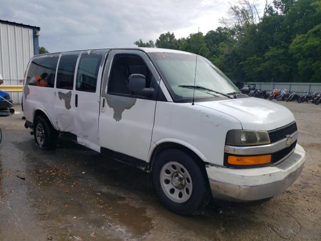 1GBSGCF45B1185499 - 2011 CHEVROLET EXPRESS G1 LT WHITE photo 4