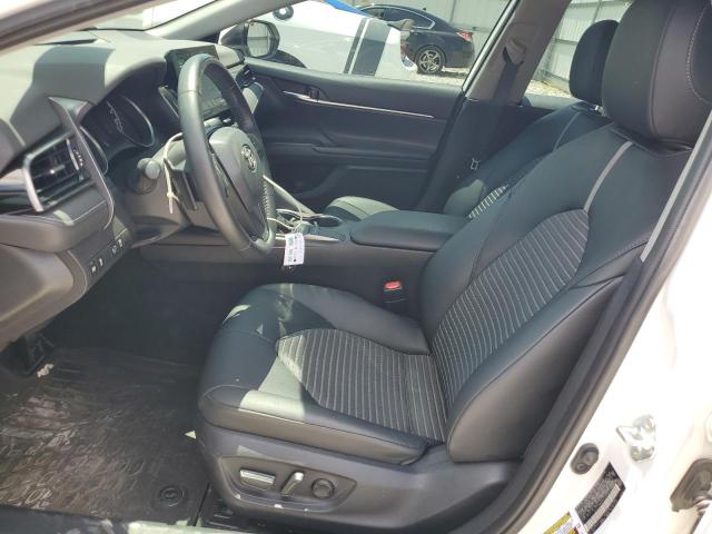 4T1T11AK0PU764820 - 2023 TOYOTA CAMRY SE NIGHT SHADE WHITE photo 7