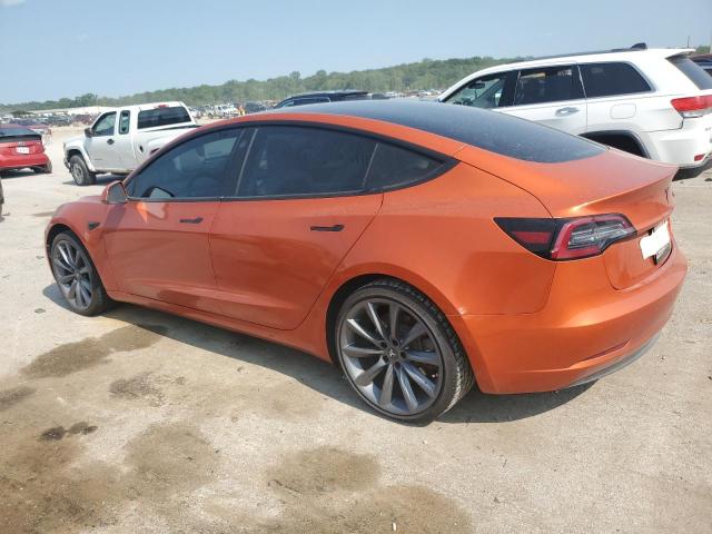 5YJ3E1EB0JF099582 - 2018 TESLA MODEL 3 برتقالي صورة 2