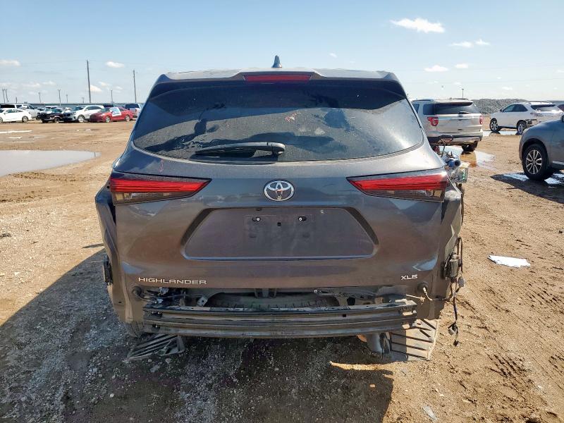 5TDGZRAH9NS557569 - 2022 TOYOTA HIGHLANDER XLE CHARCOAL photo 6