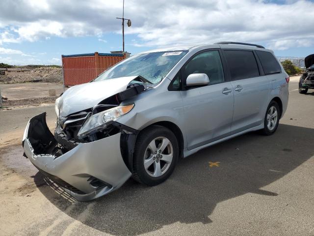 5TDKZ3DC0KS982858 - 2019 TOYOTA SIENNA LE SILVER photo 1