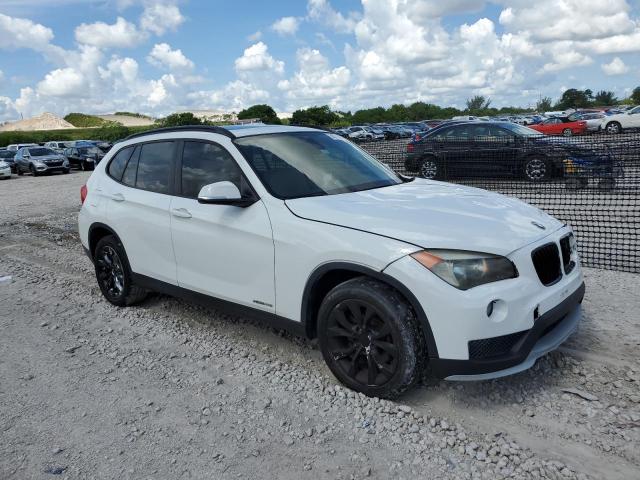 WBAVL1C58EVY17461 - 2014 BMW X1 XDRIVE28I WHITE photo 4