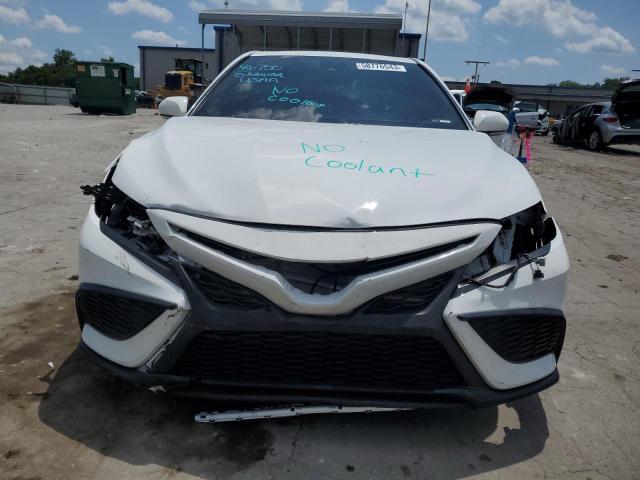 4T1T11AK9PU783642 - 2023 TOYOTA CAMRY SE NIGHT SHADE WHITE photo 5