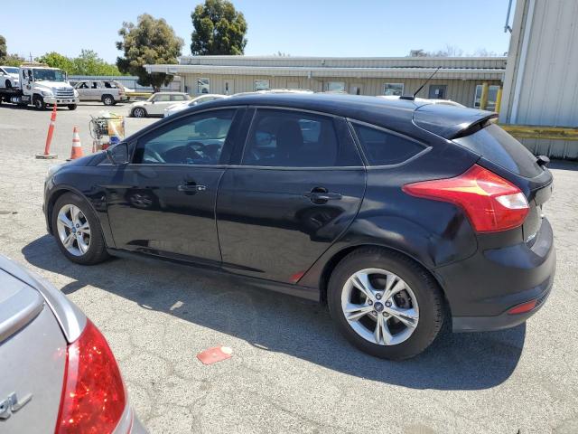 1FAHP3K25CL228115 - 2012 FORD FOCUS SE BLACK photo 2