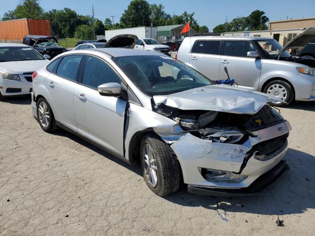 1FADP3F29FL243777 - 2015 FORD FOCUS SE SILVER photo 4