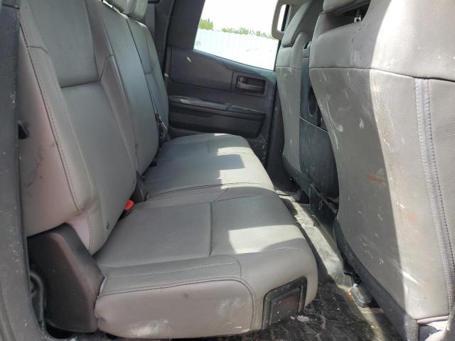 5TFRM5F17HX111530 - 2017 TOYOTA TUNDRA DOUBLE CAB SR/SR5 WHITE photo 10