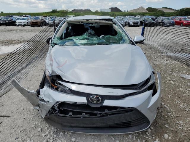 5YFB4MDE0PP009226 - 2023 TOYOTA COROLLA LE SILVER photo 5