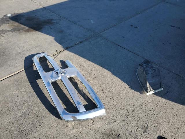 3C6UR5JJ7JG279138 - 2018 RAM 2500 SLT Білий фото 12