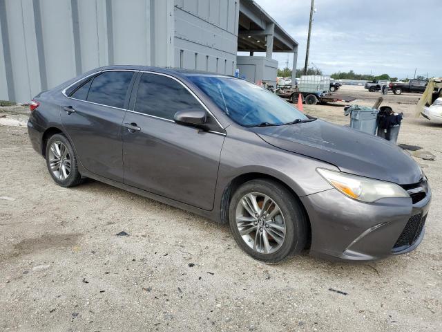 4T1BF1FK1GU601521 - 2016 TOYOTA CAMRY LE GRAY photo 4