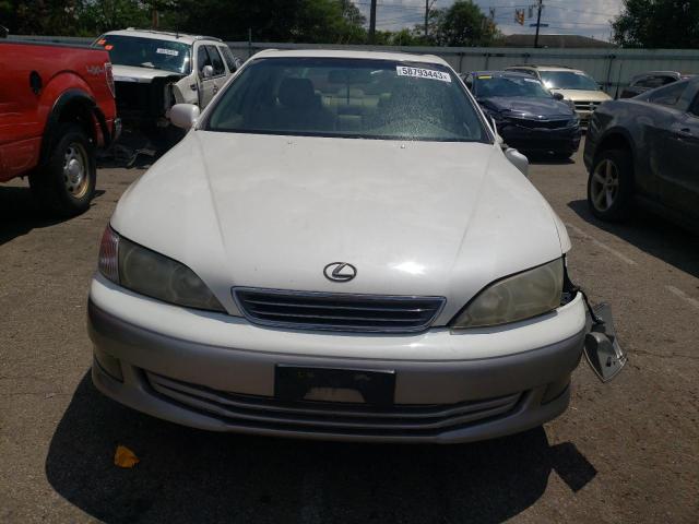 JT8BF28G710317374 - 2001 LEXUS ES 300 WHITE photo 5