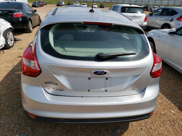 1FAHP3M24CL348324 - 2012 FORD FOCUS SEL SILVER photo 6