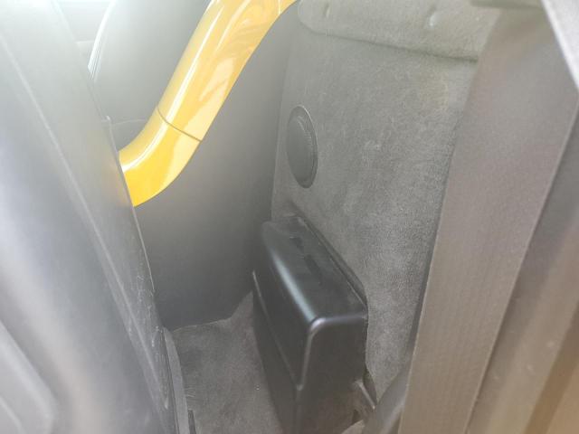 1GCES14P04B111946 - 2004 CHEVROLET SSR 黄色 照片 10