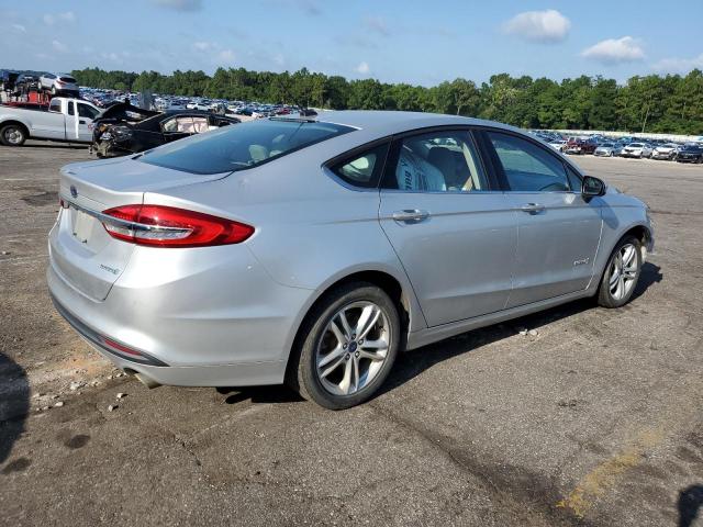 3FA6P0UU7JR273589 - 2018 FORD FUSION S HYBRID SILVER photo 3