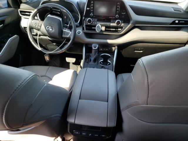 5TDGZRAH6MS514841 - 2021 TOYOTA HIGHLANDER XLE Արծաթագույն լուսանկար 8