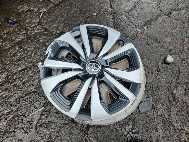 JTDKARFP1H3032349 - 2017 TOYOTA PRIUS PRIM 银色 照片 12