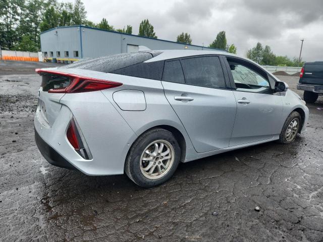 JTDKARFP1H3032349 - 2017 TOYOTA PRIUS PRIM 银色 照片 3