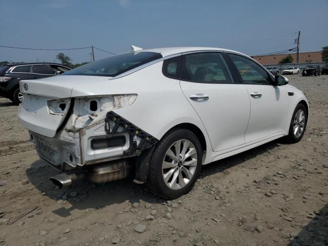 5XXGU4L31JG187359 - 2018 KIA OPTIMA EX WHITE photo 3