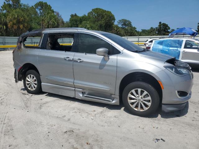 2C4RC1BG1KR653279 - 2019 CHRYSLER PACIFICA TOURING L SILVER photo 4