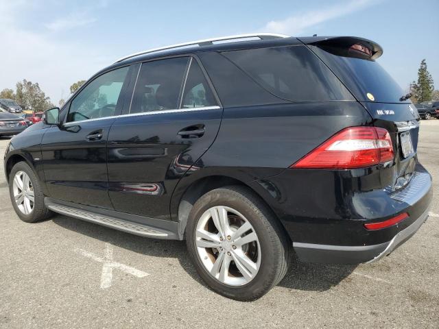 4JGDA5HBXCA000938 - 2012 MERCEDES-BENZ ML 350 4MATIC BLACK photo 2