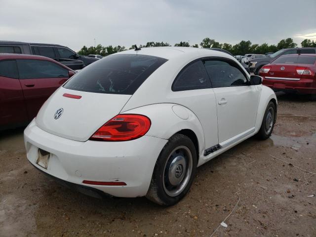 3VWJX7AT6CM619122 - 2012 VOLKSWAGEN BEETLE WHITE photo 3