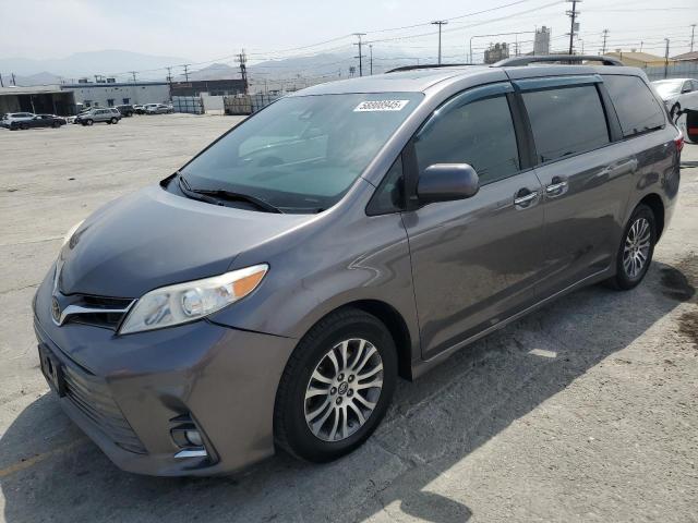 2020 TOYOTA SIENNA XLE, null