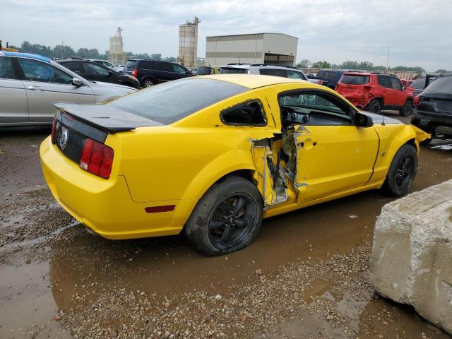 1ZVFT82H365226951 - 2006 FORD MUSTANG GT YELLOW photo 3