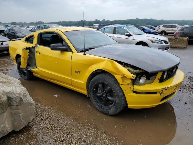 1ZVFT82H365226951 - 2006 FORD MUSTANG GT YELLOW photo 4