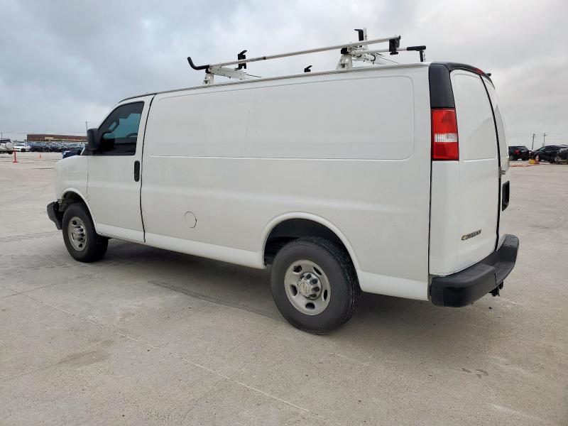 1GCWGAFP3R1256690 - 2024 CHEVROLET EXPRESS G2 WHITE photo 2