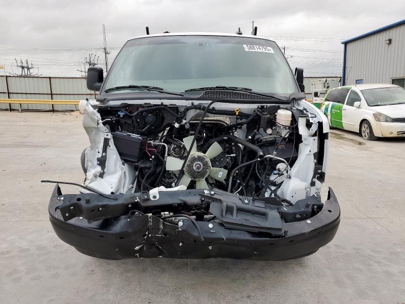 1GCWGAFP3R1256690 - 2024 CHEVROLET EXPRESS G2 WHITE photo 5