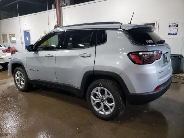 3C4NJDBN2ST539230 - 2025 JEEP COMPASS LATITUDE SILVER photo 2