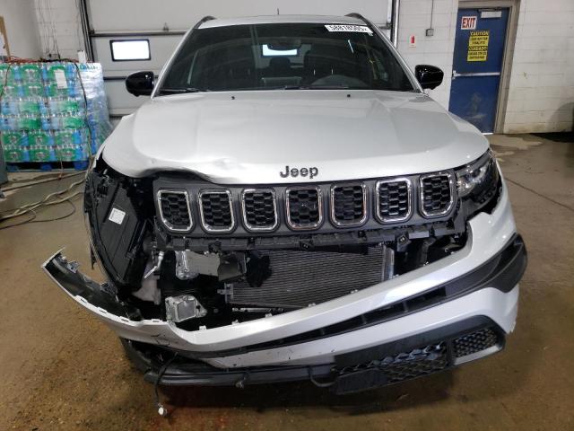 3C4NJDBN2ST539230 - 2025 JEEP COMPASS LATITUDE SILVER photo 5