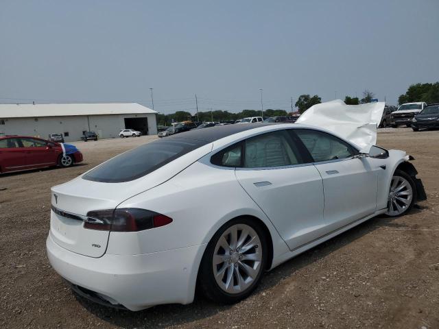 5YJSA1E23JF275936 - 2018 TESLA MODEL S Weiß Foto 3