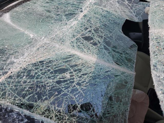 5YJSA1E23JF275936 - 2018 TESLA MODEL S Weiß Foto 8