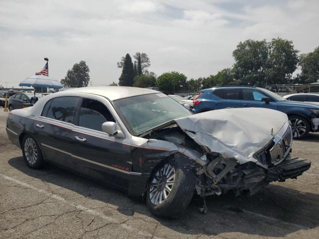 1LNHM81W33Y653643 - 2003 LINCOLN TOWN CAR EXECUTIVE Zweifarbig Foto 4