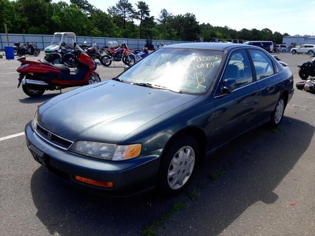 1HGCB7659PA183522 - 1993 HONDA ACCORD LX GREEN photo 2