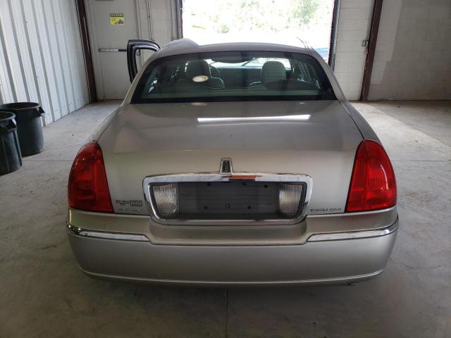 1LNHM81W53Y625682 - 2003 LINCOLN TOWN CAR EXECUTIVE GRAY photo 6