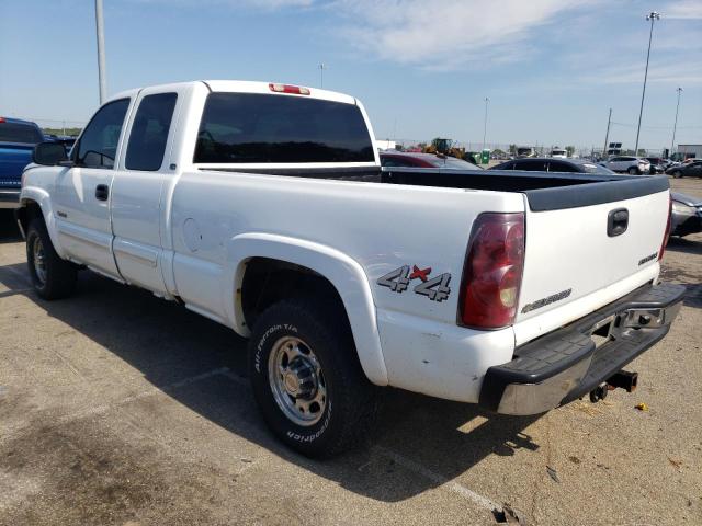 1GCGK29U83Z235739 - 2003 CHEVROLET SILVERADO K2500 WHITE photo 2