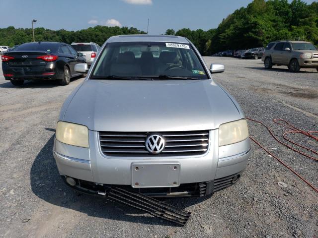 WVWTH63B42E209074 - 2002 VOLKSWAGEN PASSAT GLX 4MOTION SILVER photo 5