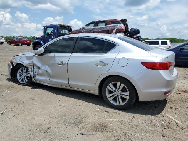 19VDE1F39DE005343 - 2013 ACURA ILX 20 SILVER photo 2