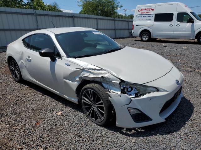 JF1ZNAA16D2708209 - 2013 TOYOTA SCION FR-S WHITE photo 4