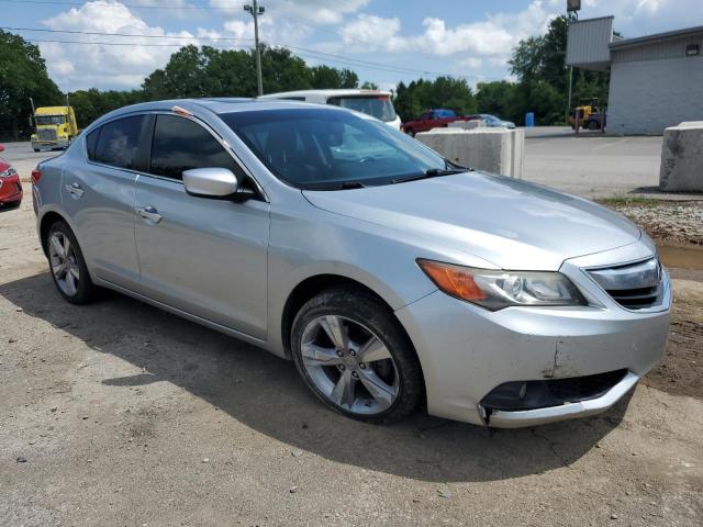19VDE1F73DE004286 - 2013 ACURA ILX 20 TECH SILVER photo 4