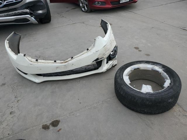 JH4CU26659C018366 - 2009 ACURA TSX WHITE photo 12