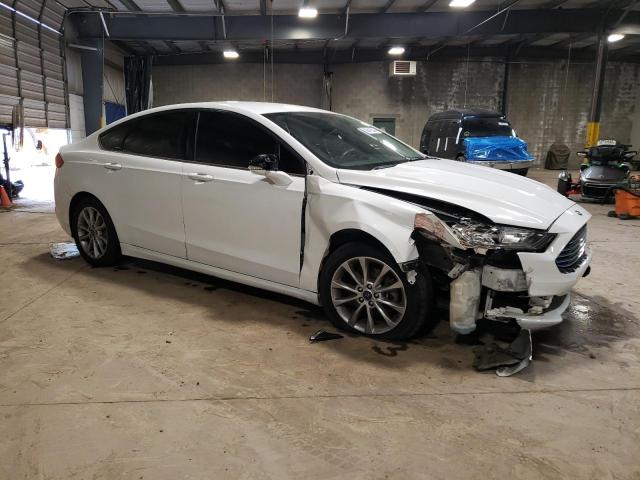 3FA6P0HD5HR211273 - 2017 FORD FUSION SE WHITE photo 4