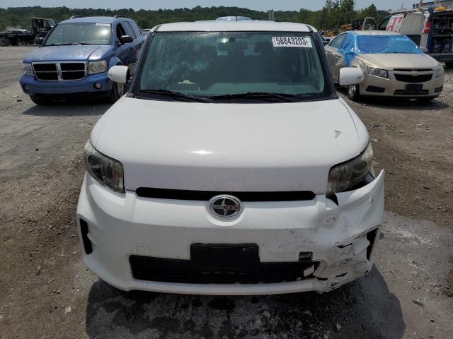 JTLZE4FE1CJ024491 - 2012 SCION XB WHITE photo 5