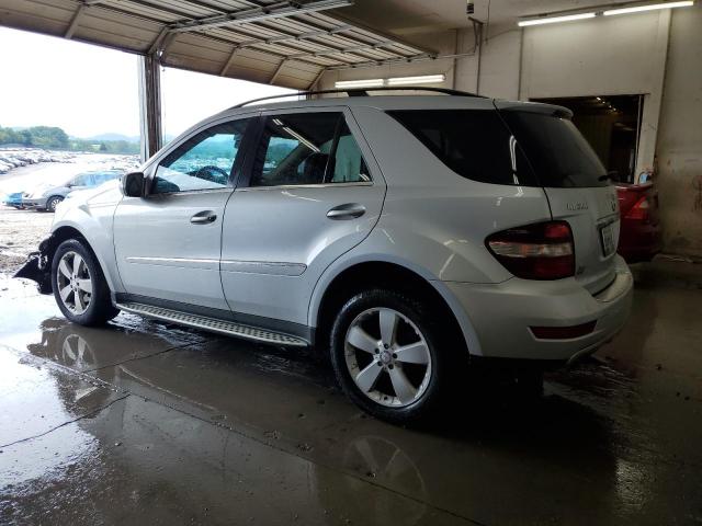 4JGBB8GB8AA532418 - 2010 MERCEDES-BENZ ML 350 4MATIC SILVER photo 2