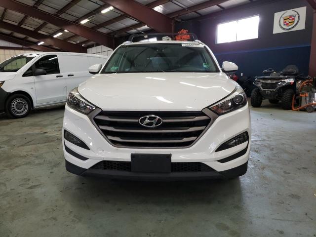 KM8J3CA43GU148575 - 2016 HYUNDAI TUCSON LIMITED WHITE photo 5