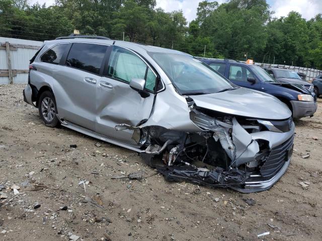 5TDJRKEC3NS122316 - 2022 TOYOTA SIENNA XLE Srebrny zdjęcie 4