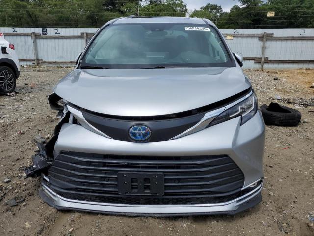 5TDJRKEC3NS122316 - 2022 TOYOTA SIENNA XLE Srebrny zdjęcie 5
